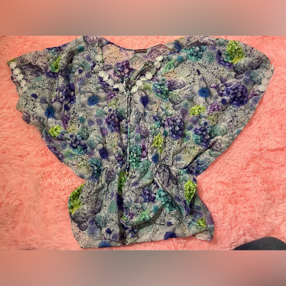 glamourpuss Tops - Glamourpuss NYC Floral Print Lightweight Blouse / Tunic Top m/l